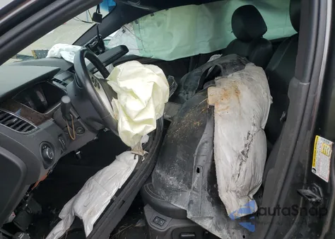 2019 Ford Taurus Limited z USA, uszkodzony, nr VIN 1FAHP2F85KG106743